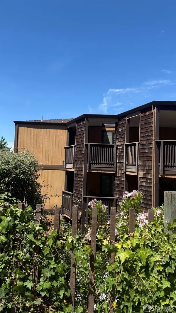 16451 Saratoga Street #306W, Castro Valley, CA 94578