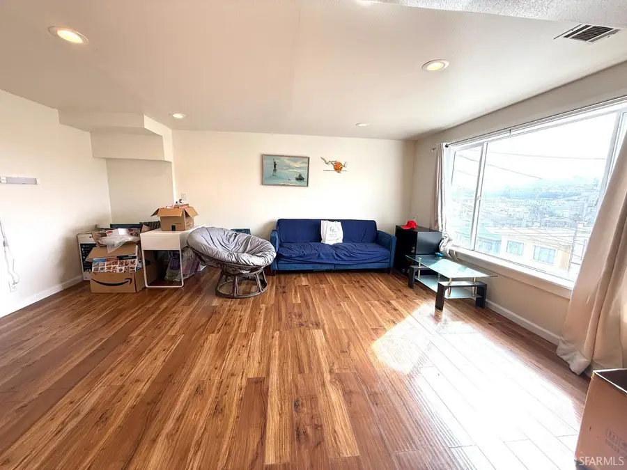 737 London Street, San Francisco, CA 94112 - #3
