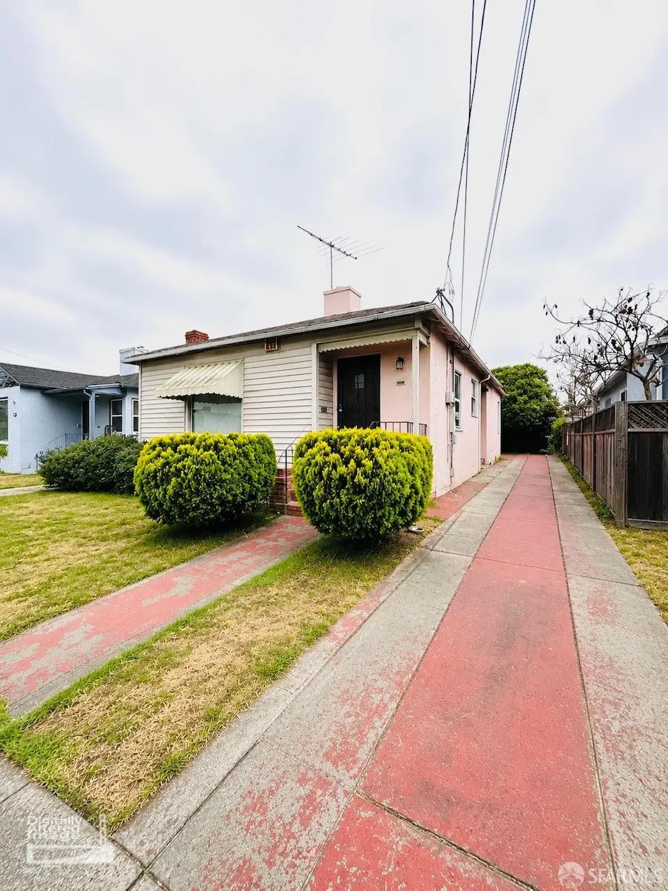 7400 Fresno Street, Oakland, CA 94605 - #1