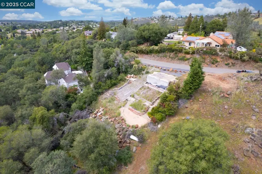 3098 Oakwood Rd, Cameron Park, CA 95682 - #2