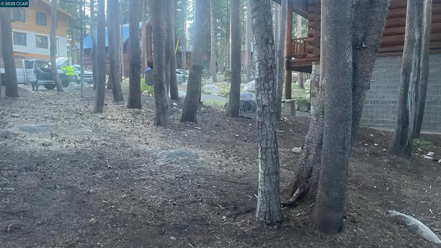 5428 Hillside Dr, Soda Springs, CA 95728 - #3