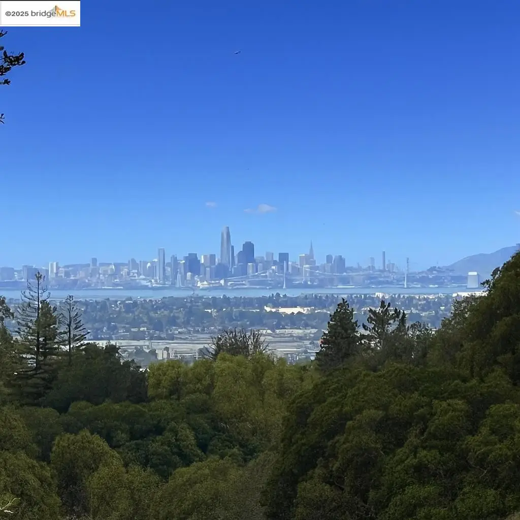 11275 Kerrigan Dr, Oakland, CA 94605 - #1