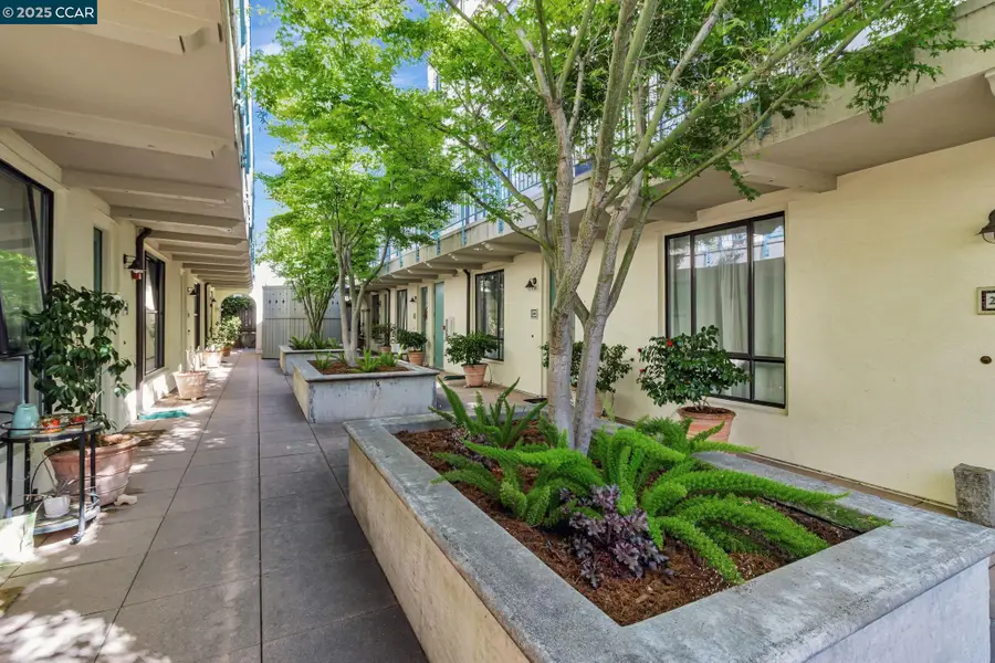 4395 Piedmont Ave #P208, Oakland, CA 94611 - #3