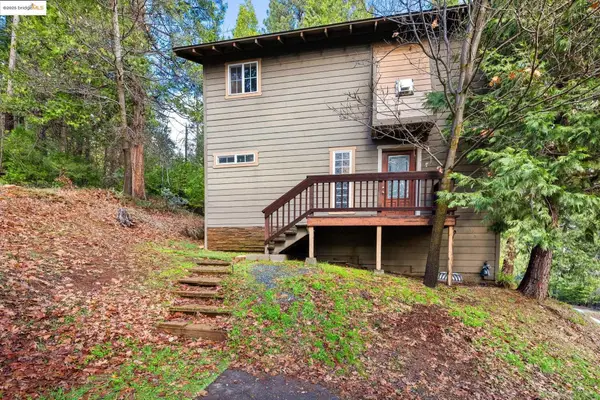 22464 N Tuolumne Rd, Twain Harte, CA 95383