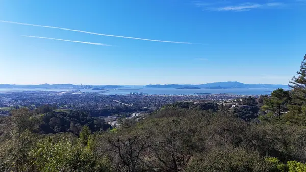 6108 Skyline Blvd, Oakland, CA 94611
