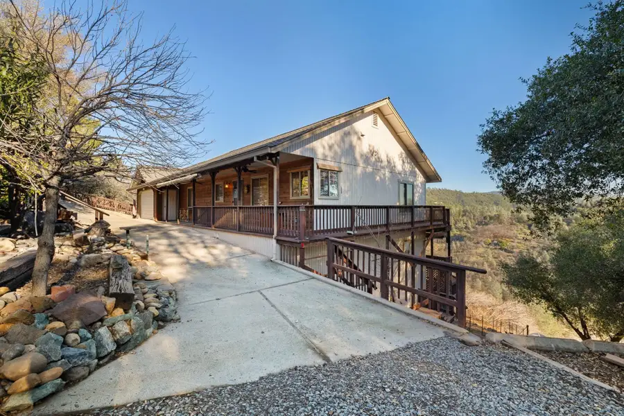 21239 Pokie Dr, Soulsbyville, CA 95372 - #2