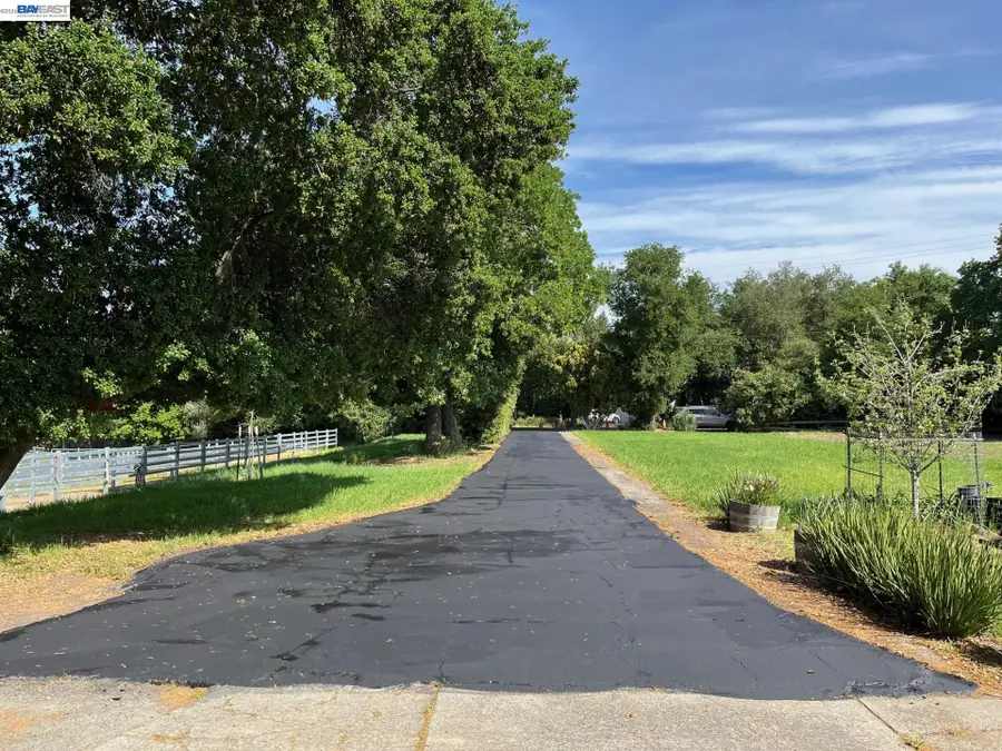 401 Pine Creek Road, Walnut Creek, CA 94598 - #2