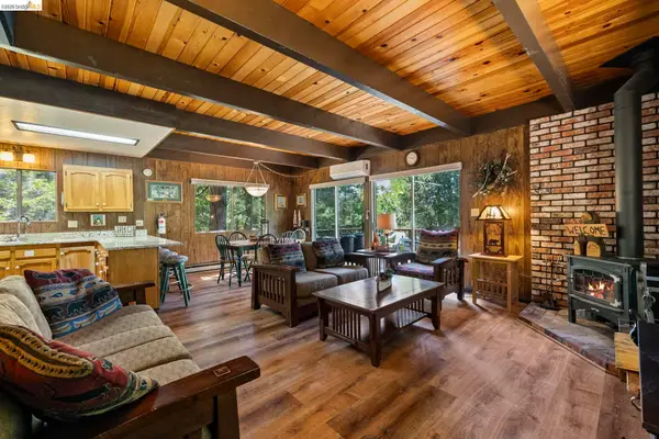 27086 Summerhill Drive, Strawberry, CA 95375