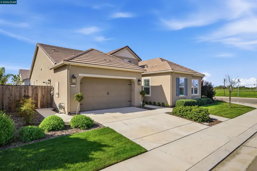 1501 Empire Dr, Lodi, CA 95242 - #3