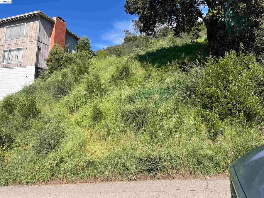 8712 Burr St, Oakland, CA 94621 - #2