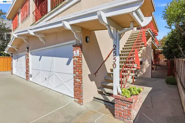 2550 Damuth St, Oakland, CA 94602