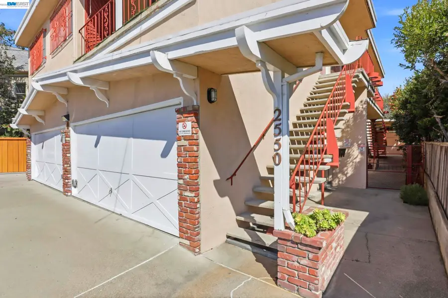 2550 Damuth St, Oakland, CA 94602 - #2