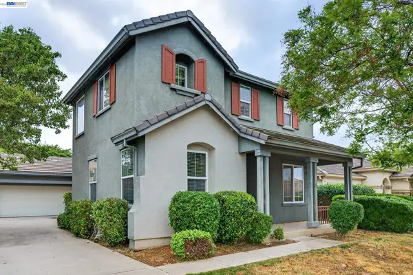 53 Puffin Cir, Oakley, CA 94561