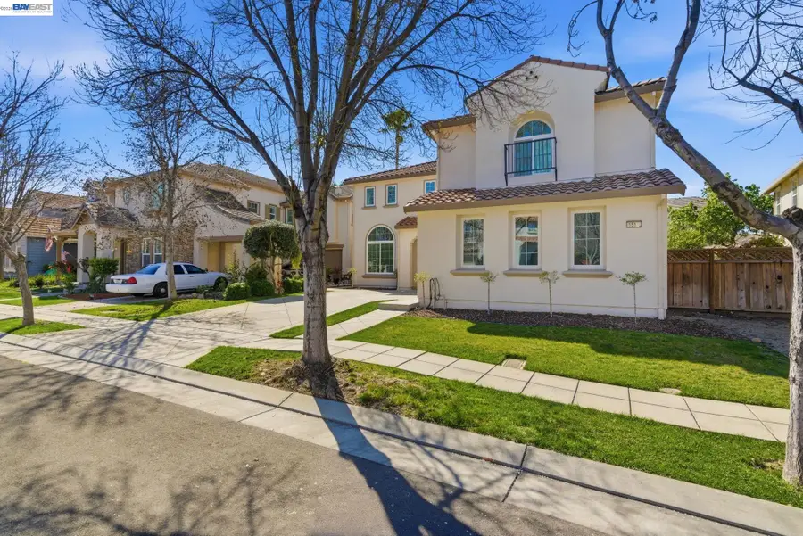 151 S Vista Hermosa St, Mountain House, CA 95391 - #2