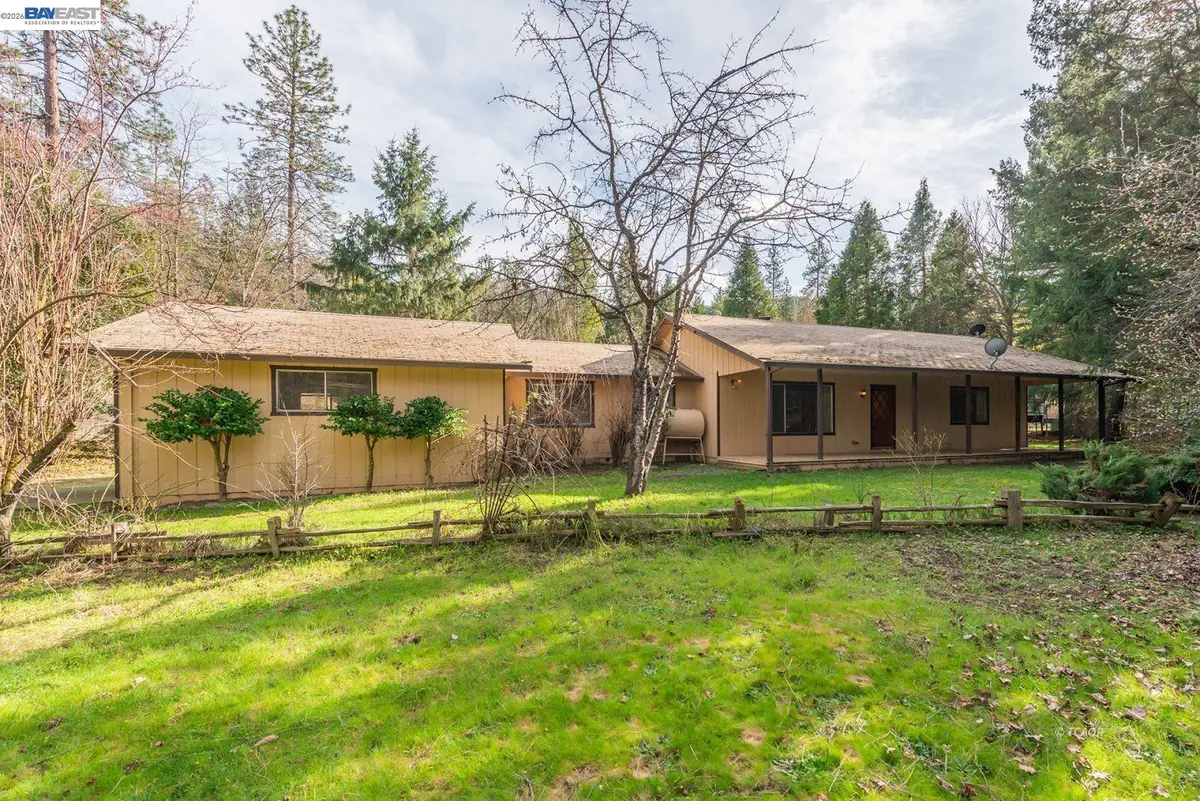 376 Mountain View Dr., Lewiston, CA 96052 - #1