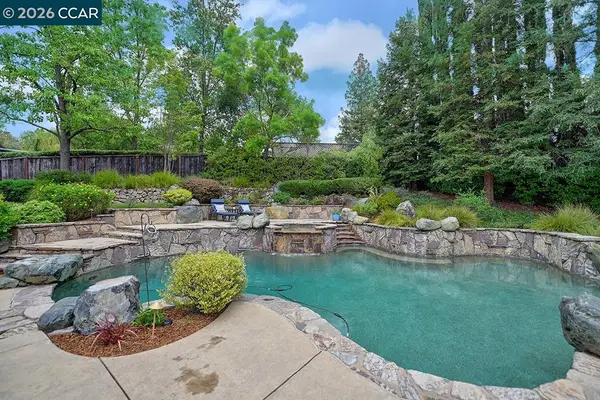 304 Livorna Heights Rd, Alamo, CA 94507