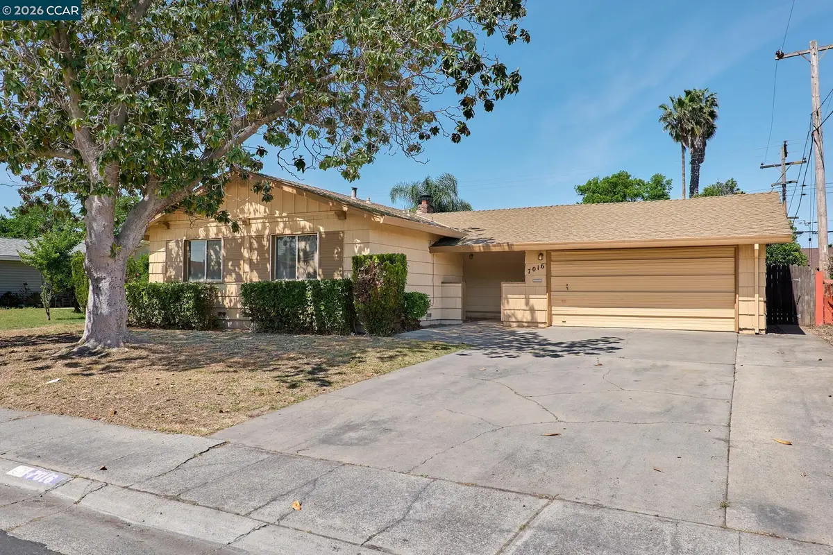 7016 Uranus Pkwy, Sacramento, CA 95823 - #1