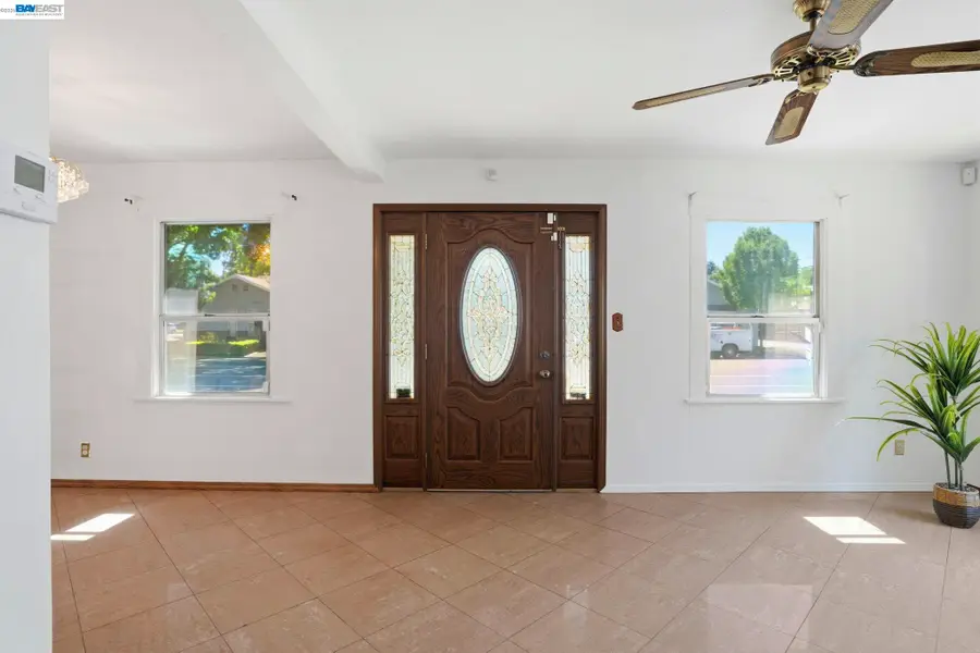 315 M St, Patterson, CA 95363 - #3