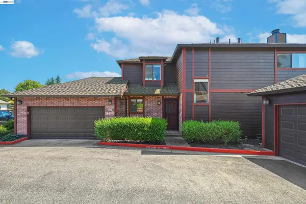 20061 Santa Maria Ave, Castro Valley, CA 94546