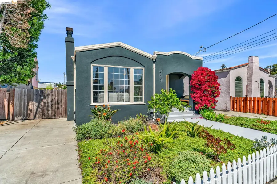 2907 Seminary Ave, Oakland, CA 94605 - #2