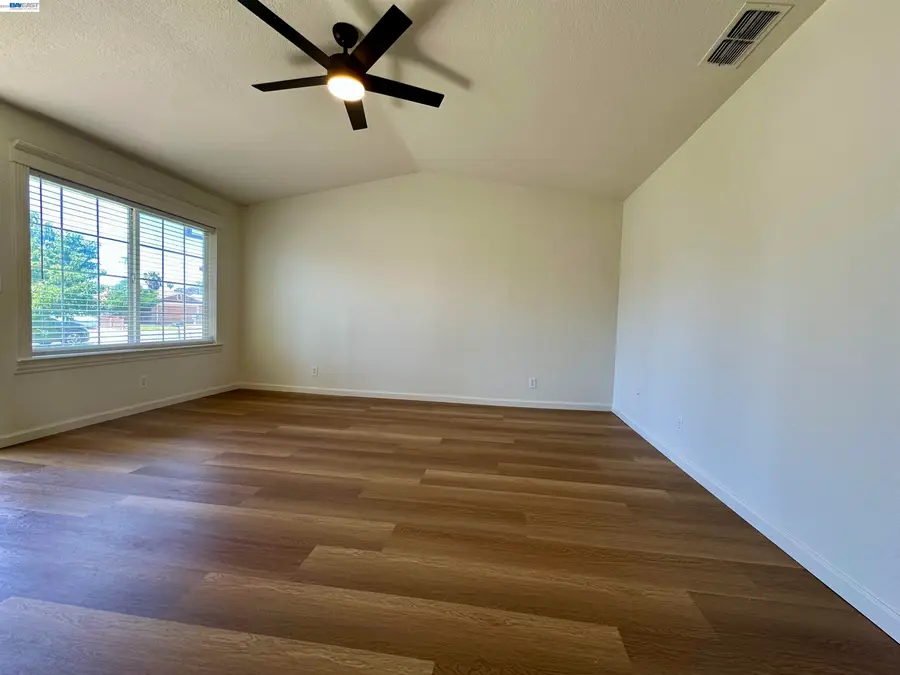 554 Chestnut Ave, Tracy, CA 95376 - #3