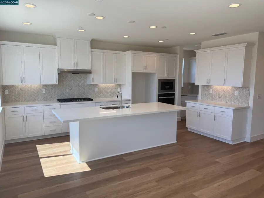 3576 Darnoch Ave., Lathrop, CA 95330 - #2