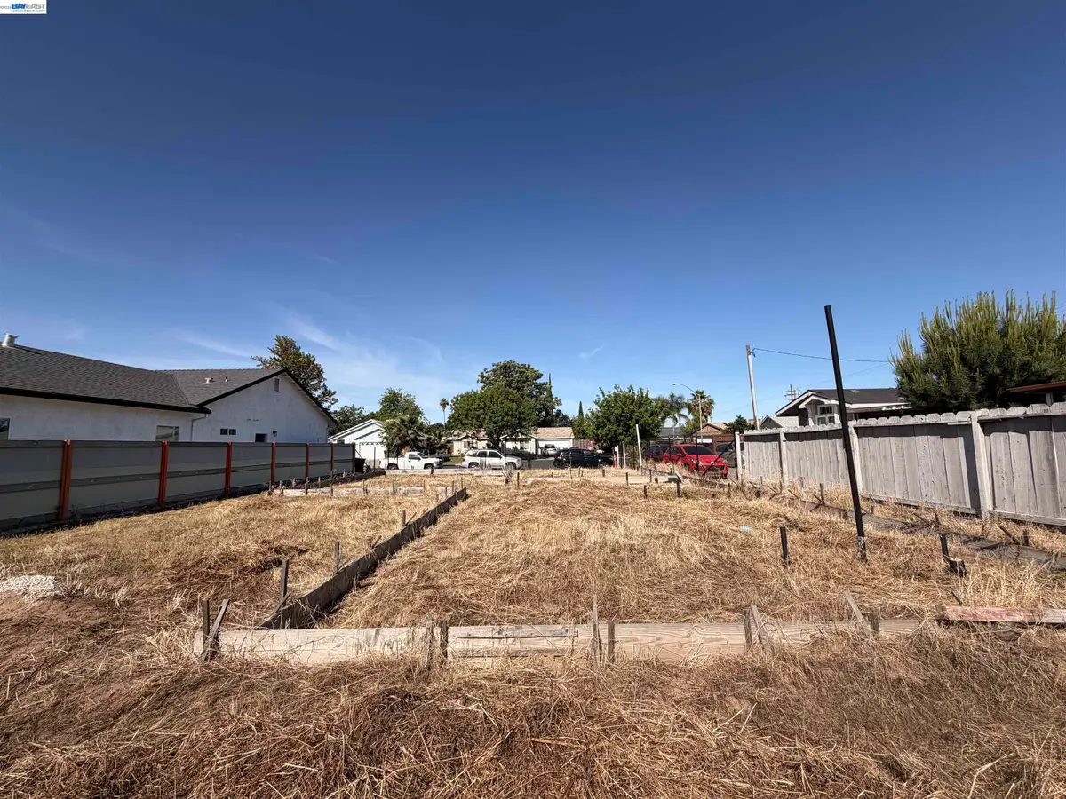 410 Montague Ct, Modesto, CA 95351 - #1