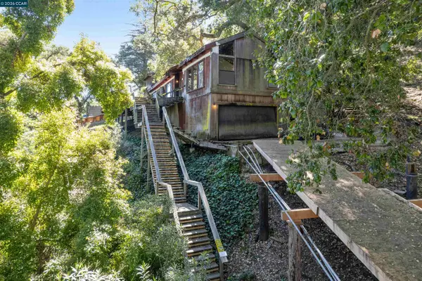 3391 Woodview Dr, Lafayette, CA 94549