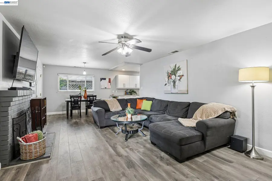 1225 W Beverly Pl, Tracy, CA 95376 - #3