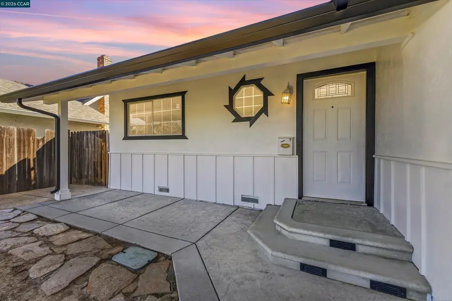 384 Elsinore Dr, Vacaville, CA 95687 - #2