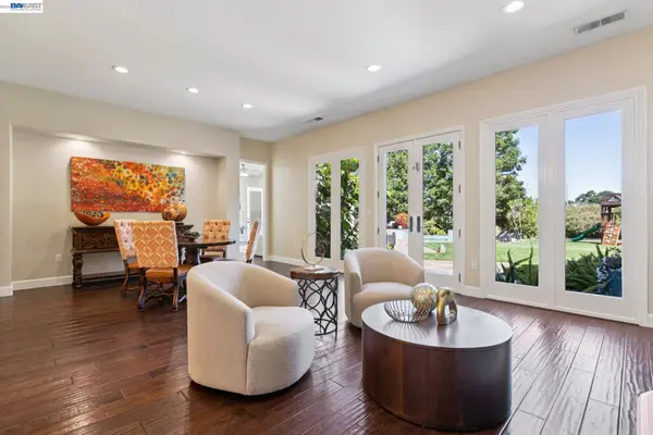 770 Summit Creek Ln, Pleasanton, CA 94566