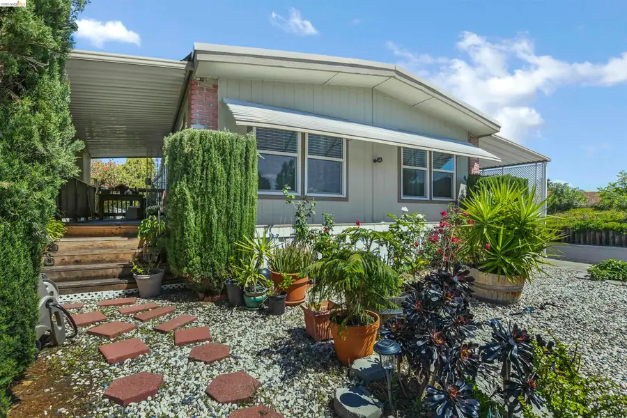 273 Luau Dr, Pittsburg, CA 94565 - #2