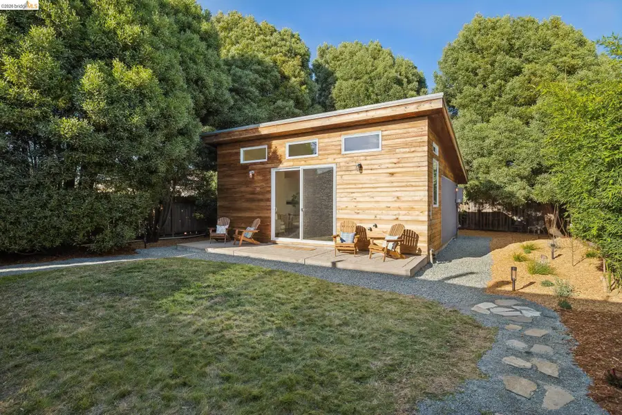 738 Ventura St, Richmond, CA 94805 - #2