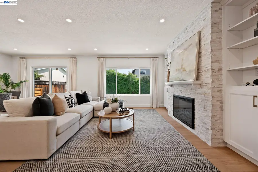 35279 Farnham Dr, Newark, CA 94560 - #2