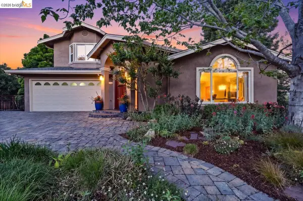 18100 De Souza Pl, Castro Valley, CA 94546