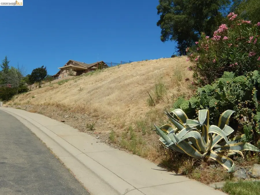 512 Crazy Horse Ct, Cameron Park, CA 95682 - #2