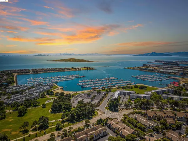 2101 Jetty Dr, Richmond, CA 94804