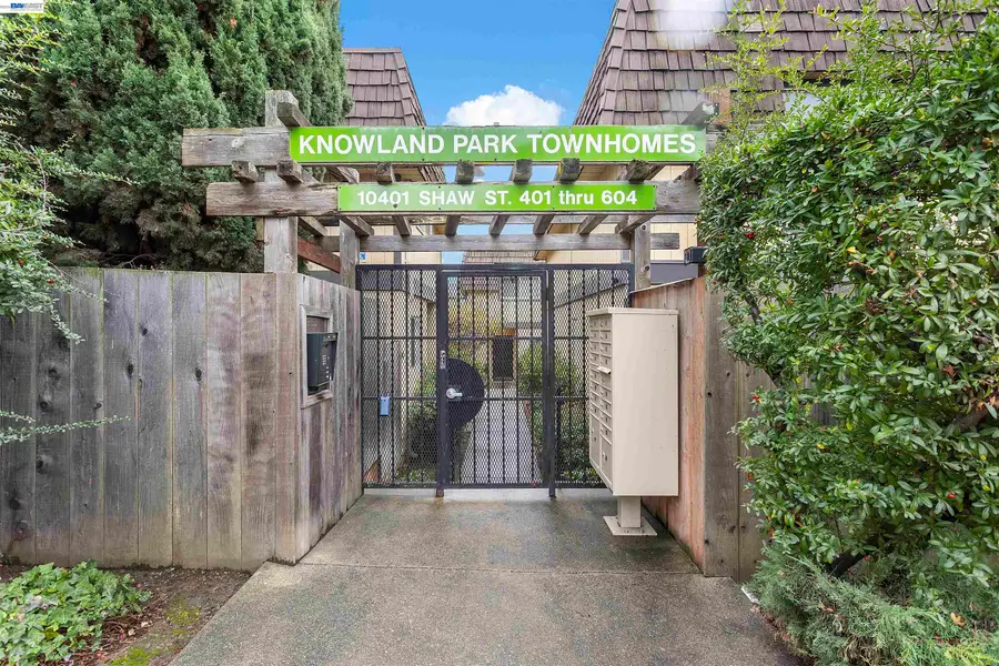 10401 Shaw St #401, Oakland, CA 94605 - #3