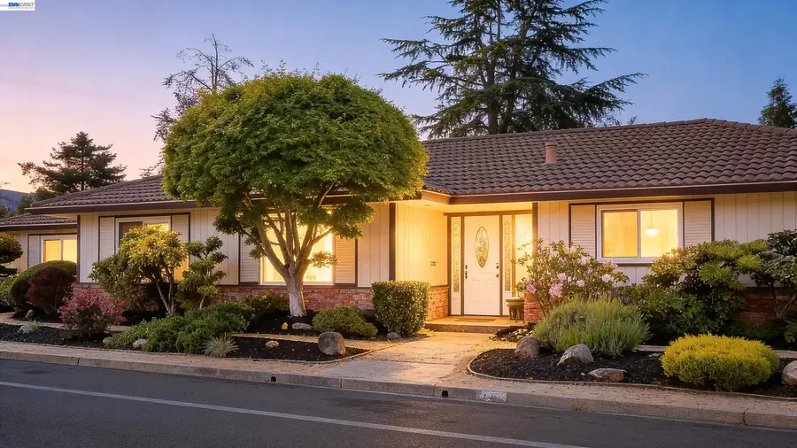 3787 Oakes Dr, Hayward, CA 94542 - #2