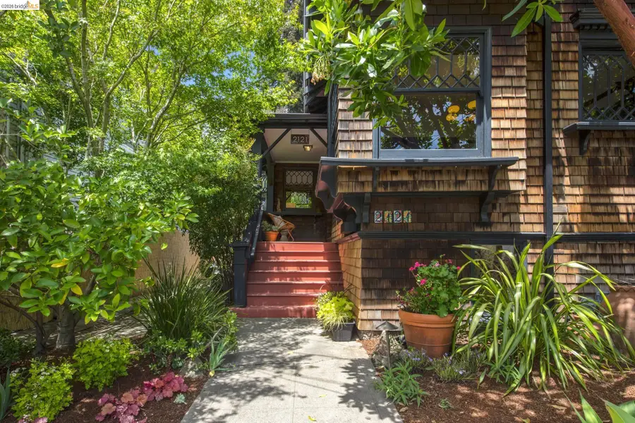 2121 Carleton St, Berkeley, CA 94704 - #3