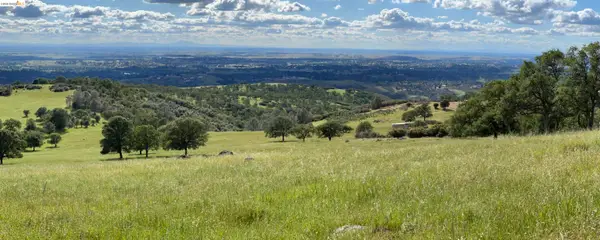 Palomino Ridge Rd, Valley Springs, CA 95252