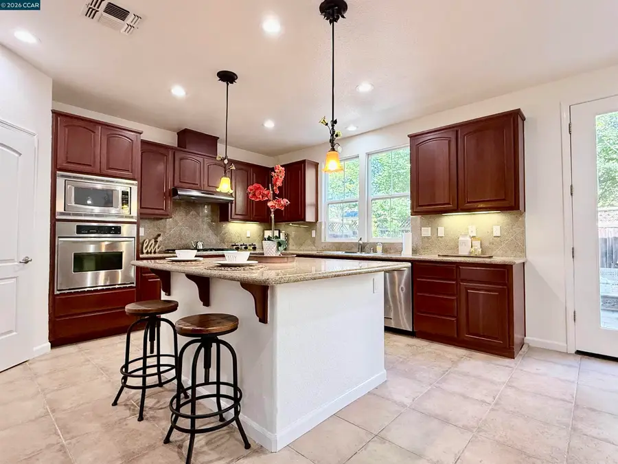 7240 Willow Creek Cir, Vallejo, CA 94591 - #2