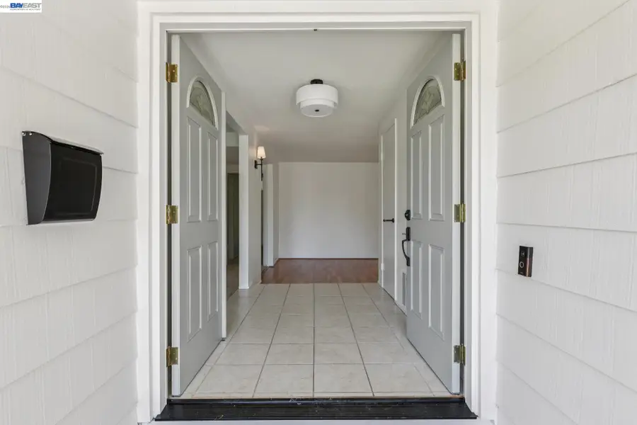 2884 Lyon Circle, Concord, CA 94518 - #3