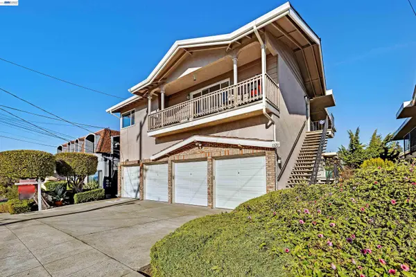 1120 Hollywood Ave #1, Oakland, CA 94602