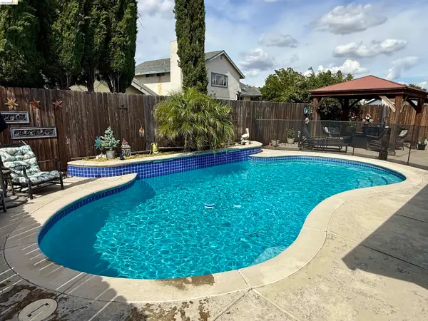 8245 Auberry Dr, Sacramento, CA 95828