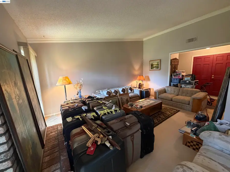 950 Lobos Ct., Manteca, CA 95336 - #2