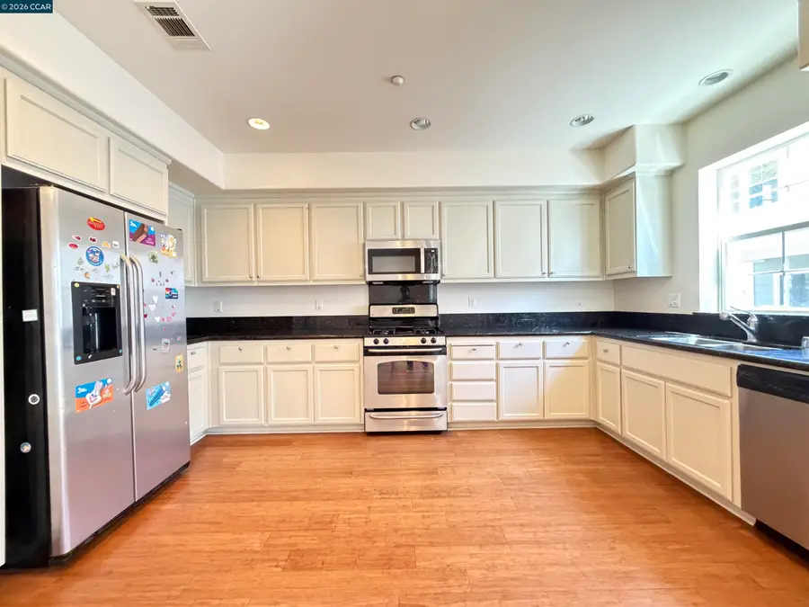 1810 Northshore Dr, Richmond, CA 94804 - #2