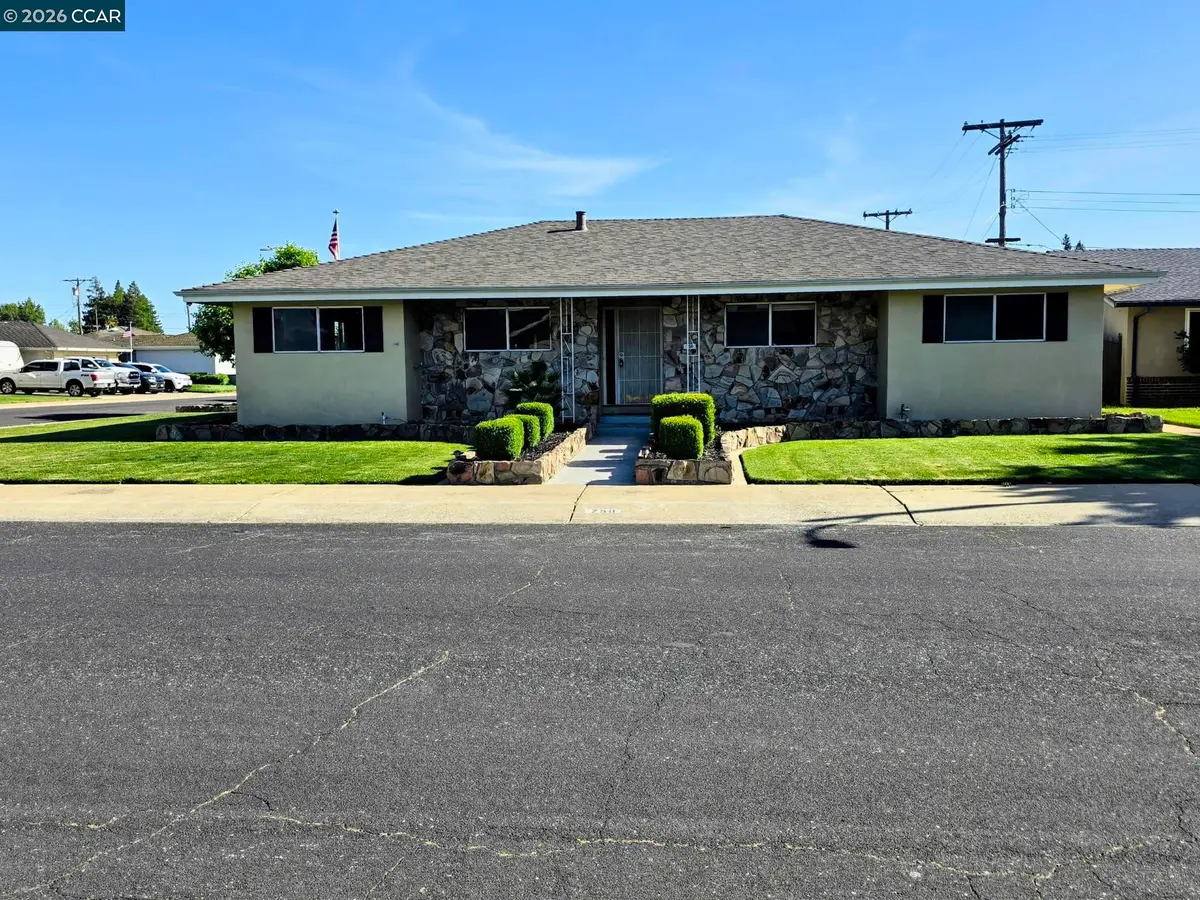 750 Greenwood Dr, Lodi, CA 95240 - #1