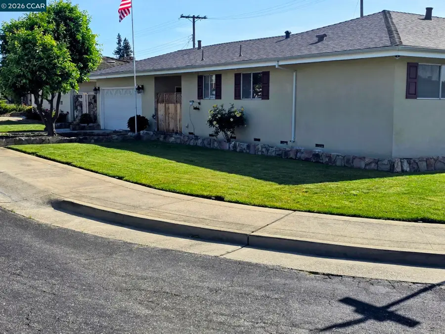 750 Greenwood Dr, Lodi, CA 95240 - #3