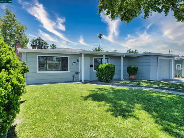 1156 Santa Barbara Dr, Santa Rosa, CA 95404